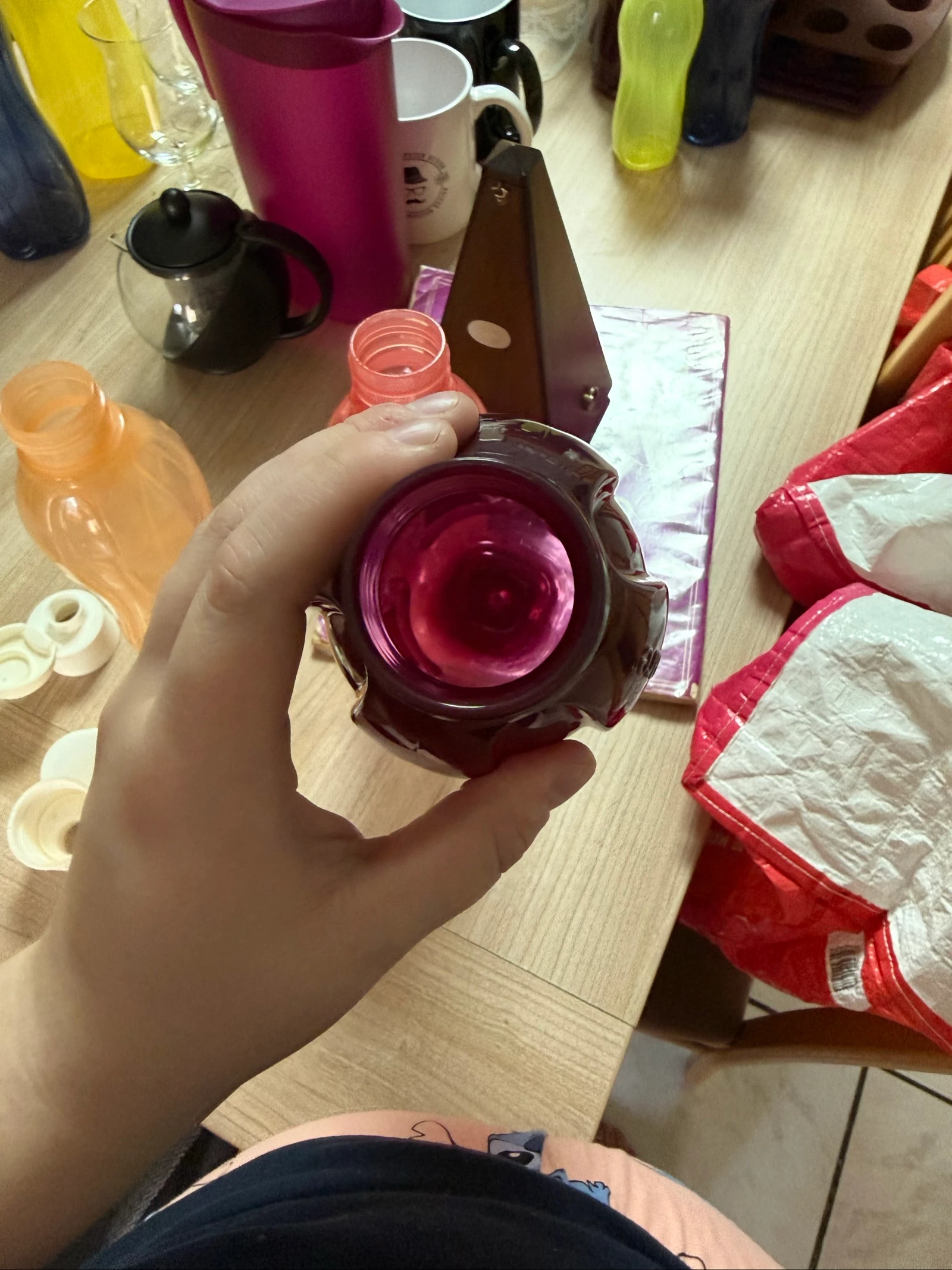 Lot 4 Tupperware 750ML bottles – photo 12